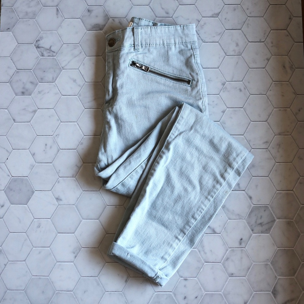Forever 21 Skinny Jeans size 26, light baby blue